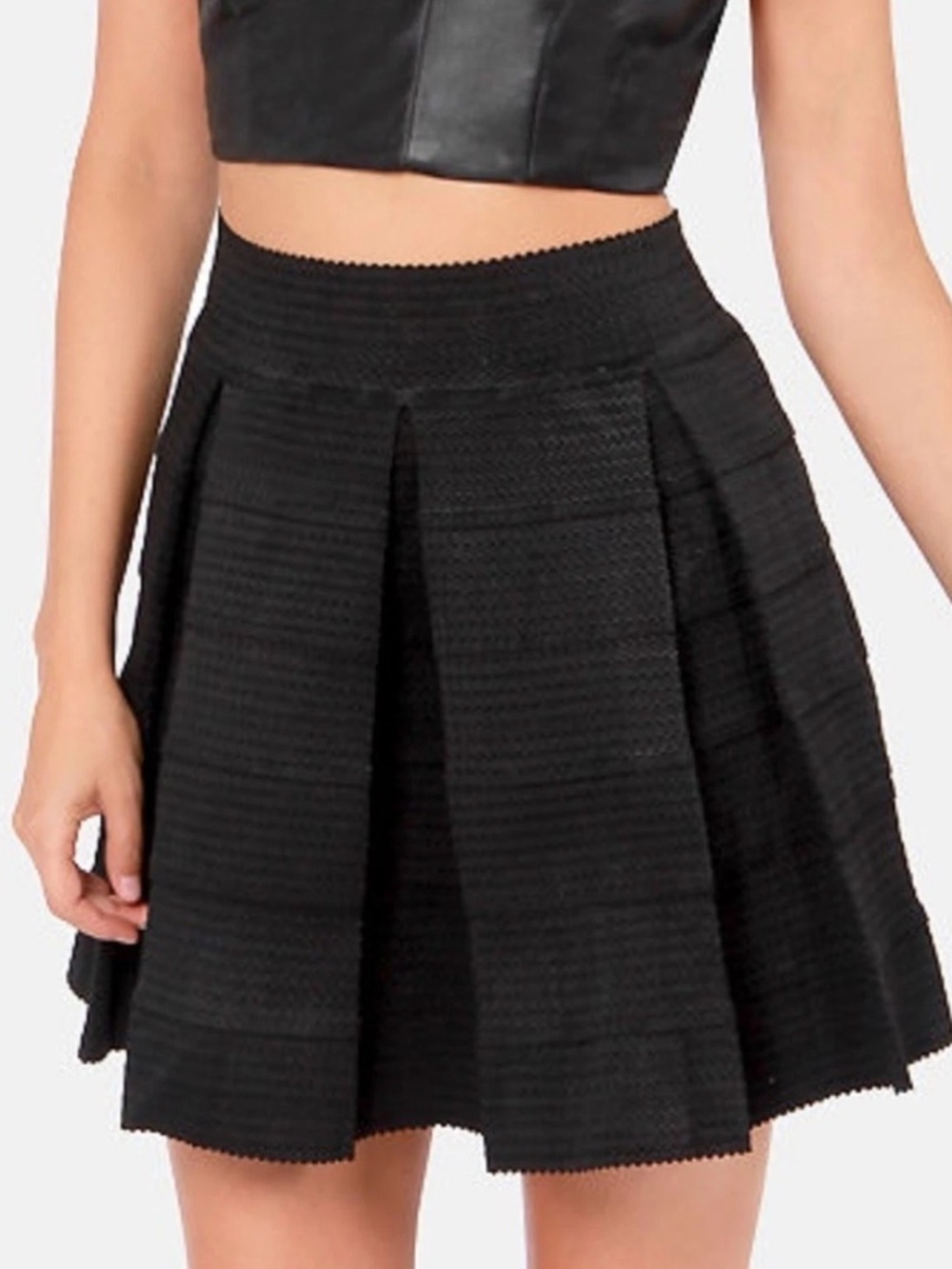 Honey Punch Black Textured Skater Skirt Pleated Fit & Flare Size Small